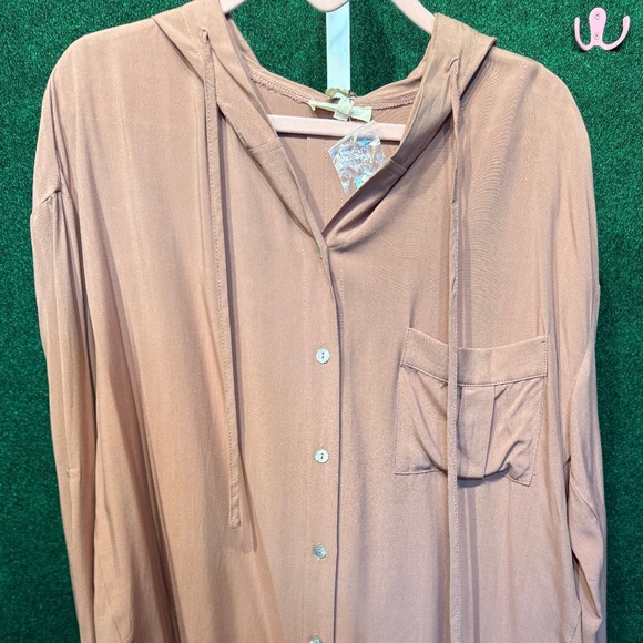 153 NWT Easel Roll-up Sleeves Button Down Silky Shirt - Picture 2 of 9